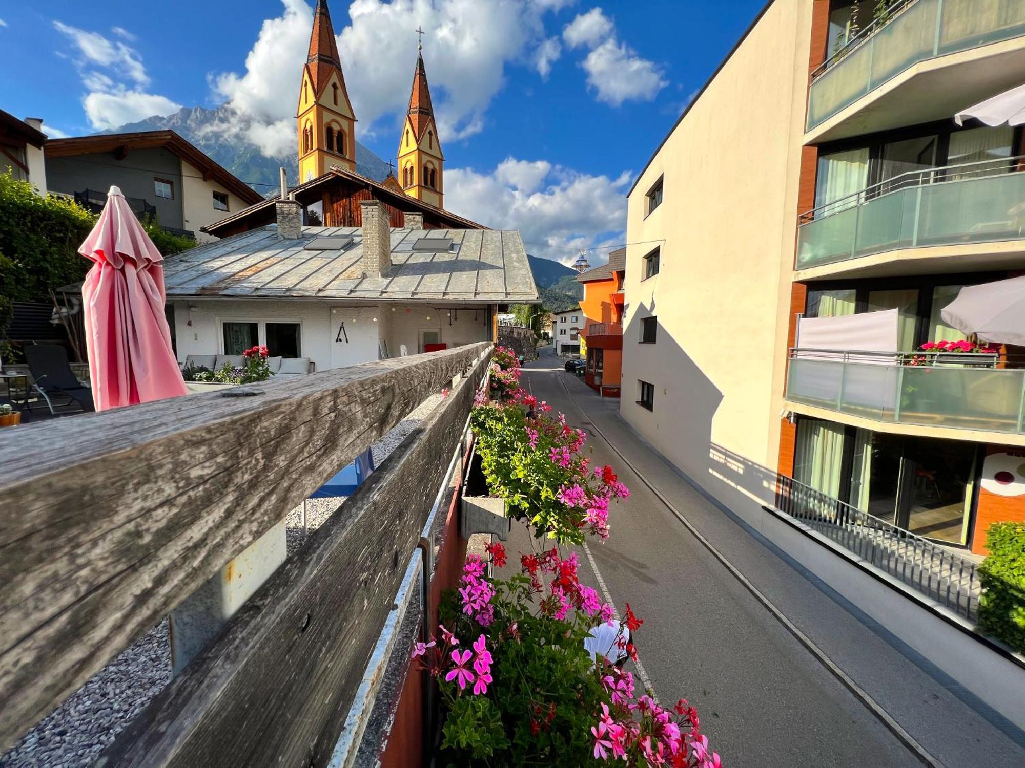 Mitten Im Zentrum Ferienwohnungen Mit Sonniger Terrasse Telfs Exteriör bild